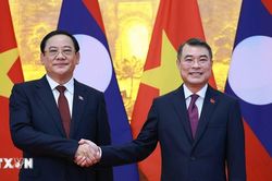 Thủ tướng Lê Minh Hưng và Thủ tướng Lào Sonexay Siphandone hội đàm