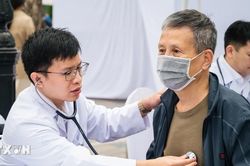 Khoảng 1.000 người dân Thanh Hóa được khám sàng lọc tim mạch, thận và chuyển hóa