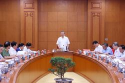 Ph&aacute;t triển kinh tế đi đ&ocirc;i với ph&aacute;t triển văn h&oacute;a, con người