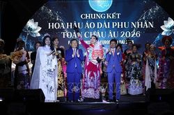 Áo dài tỏa sáng tại đêm hội đậm sắc màu văn hóa Việt tại châu Âu