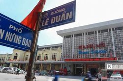 Bên trong ga tàu hơn 120 năm tuổi ở Hà Nội