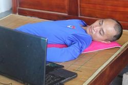 'Nghị lực thép' của người đàn ông nằm bất động chỉ cử động được 3 ngón tay