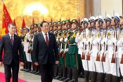 Thủ tướng Lê Minh Hưng chủ trì Lễ đón Thủ tướng Lào thăm chính thức Việt Nam
