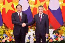 Việt Nam - Lào tăng cường gắn kết chiến lược, hướng tới kim ngạch thương mại 10 tỷ USD