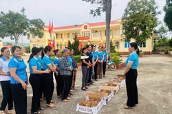 Trao cơ hội cho phụ nữ nghèo vươn lên ổn định cuộc sống