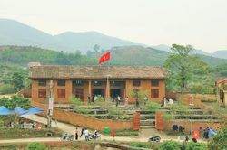 Về Bắc Hoa tìm lại dấu xưa