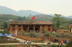 Về Bắc Hoa tìm lại dấu xưa