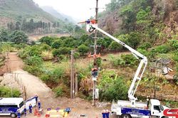 Giữ vững dòng điện trong mùa mưa lũ