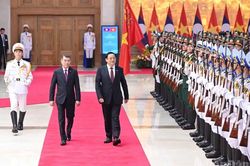 Thủ tướng Lê Minh Hưng chủ trì lễ đón chính thức Thủ tướng Lào Sonexay Siphandone