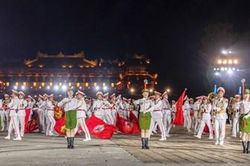 Tiếp tục giao lưu cùng đoàn quân nhạc và kỵ binh Công an nhân dân
