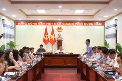Ứng dụng c&ocirc;ng cụ ph&acirc;n t&iacute;ch dữ liệu hỗ trợ đại biểu
