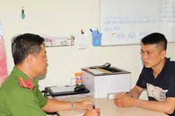 Tạm giữ hình sự đối tượng chém người thi hành công vụ