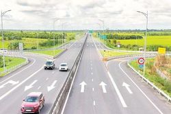 Bộ Xây dựng lấy ý kiến mở rộng cao tốc Bắc - Nam lên 6 làn xe