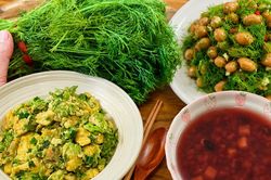 Trời nóng hay ăn đồ lạnh khiến bụng 'khó ở', các cụ mách ăn loại rau này: Vừa rẻ vừa thơm, bổ dương khí, ngon đến miếng cuối cùng