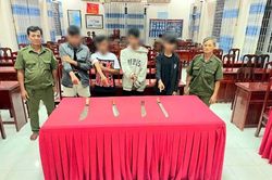 Hẹn nhau 'nói chuyện' bằng dao, nhóm thanh thiếu niên sa lưới trước giờ hỗn chiến