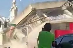 Video tòa nhà đổ sụp trong trận động đất 7,8 độ ở Philippines