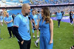 Tình bạn thân thiết giữa Pep Guardiola và nữ bình luận viên xinh đẹp