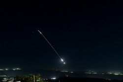 Israel không kích đáp trả Iran, nhắm Tehran và nhiều TP bất chấp lời ông Trump