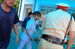 CSGT mở đường, kịp thời hỗ trợ đưa cụ ông đột quỵ giữa đèo Bảo Lộc đi cấp cứu