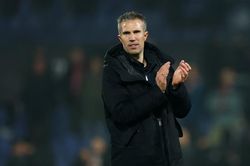 Van Persie bị Feyenoord sa thải