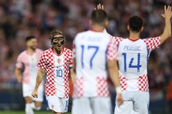 Siêu phẩm của Modric giúp Croatia hạ Slovenia