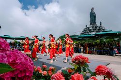 Lễ hội nghệ nhân tạo hình trái cây lần đầu xuất hiện tại núi Bà Đen