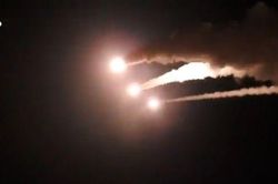 Iran - Israel lao vào vòng trả đũa mới, ông Trump bất lực?