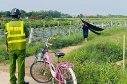 Máy bay phải chuyển hướng hạ cánh vì diều sáo gắn đèn