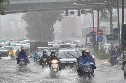 Thời tiết ngày 8/6: Miền bắc ngày nắng nóng, chiều tối đón không khí lạnh gây mưa lớn, trời chuyển mát