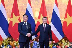 [Ảnh] Thủ tướng Lê Minh Hưng chủ trì lễ đón Thủ tướng Vương quốc Thái Lan Anutin Charnvirakul