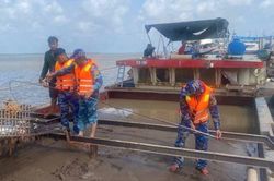 Vĩnh Long: Liên tiếp phát hiện, bắt giữ phương tiện vận chuyển cát không rõ nguồn gốc