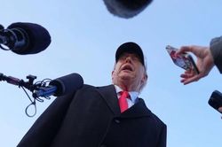 Ông Donald Trump yêu cầu Israel 'dừng tay' sau đòn trả đũa của Iran