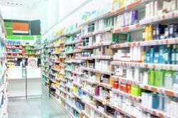 Dược sĩ vắng mặt, hàng loạt nhà thuốc bị xử phạt