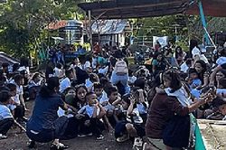 Mặt đất rung lắc dữ dội, nhiều người tháo chạy trong động đất 8,2 độ ở Philippines