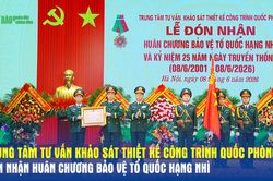 Trung tâm Tư vấn khảo sát thiết kế công trình quốc phòng đón nhận Huân chương Bảo vệ Tổ quốc hạng Nhì