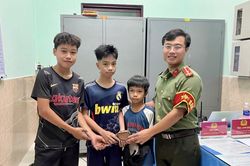 Học sinh làm việc tốt