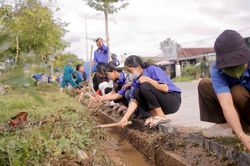 Màu áo xanh lan tỏa yêu thương nơi vùng cao Huế