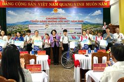 Chung tay 'Thắp sáng những ước mơ' cho trẻ em vùng cao Đà Nẵng