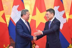 Thủ tướng Lê Minh Hưng chủ trì lễ đón Thủ tướng Campuchia Hun Manet
