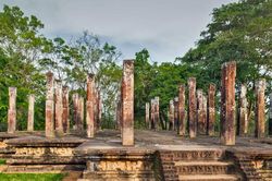 Thành phố cổ ở Sri Lanka khiến du khách choáng ngợp không kém Angkor