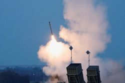 Nhiều tiếng nổ lớn vang lên ở Iran, quân đội Israel xác nhận tấn công