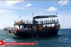 Cứu hộ thành công 19 người trên cano bị chìm ở biển Cửa Đại