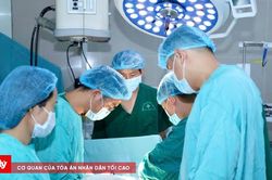 Cứu sống du khách nước ngoài nguy kịch do tai nạn giao thông