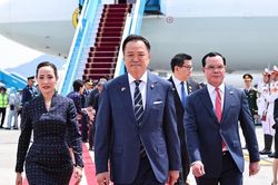 Thủ tướng Thái Lan đến Hà Nội, lần đầu thăm Việt Nam