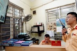 CSGT Hà Nội dùng ứng dụng kết hợp AI để 'soi' ùn tắc, tra cứu mức phạt