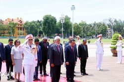 Thủ tướng Timor-Leste vào Lăng viếng Chủ tịch Hồ Chí Minh