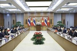 Chủ tịch Quốc hội Trần Thanh Mẫn hội kiến Thủ tướng Thái Lan
