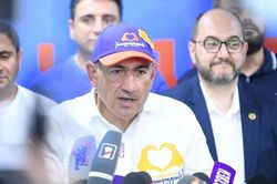 Đương kim Thủ tướng Armenia tuyên bố chiến thắng trong cuộc bầu cử mang tính bước ngoặt