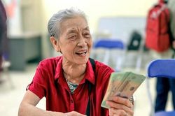 Nghỉ hưu vẫn nhận hơn 20 triệu đồng/tháng: Có bao nhiêu người đạt được?