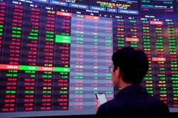 VN Index thủng mốc 1.800 điểm
